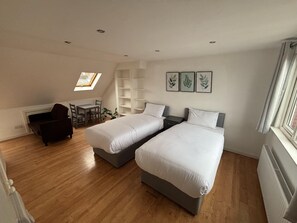 Double Room - Valnay Stays (London)