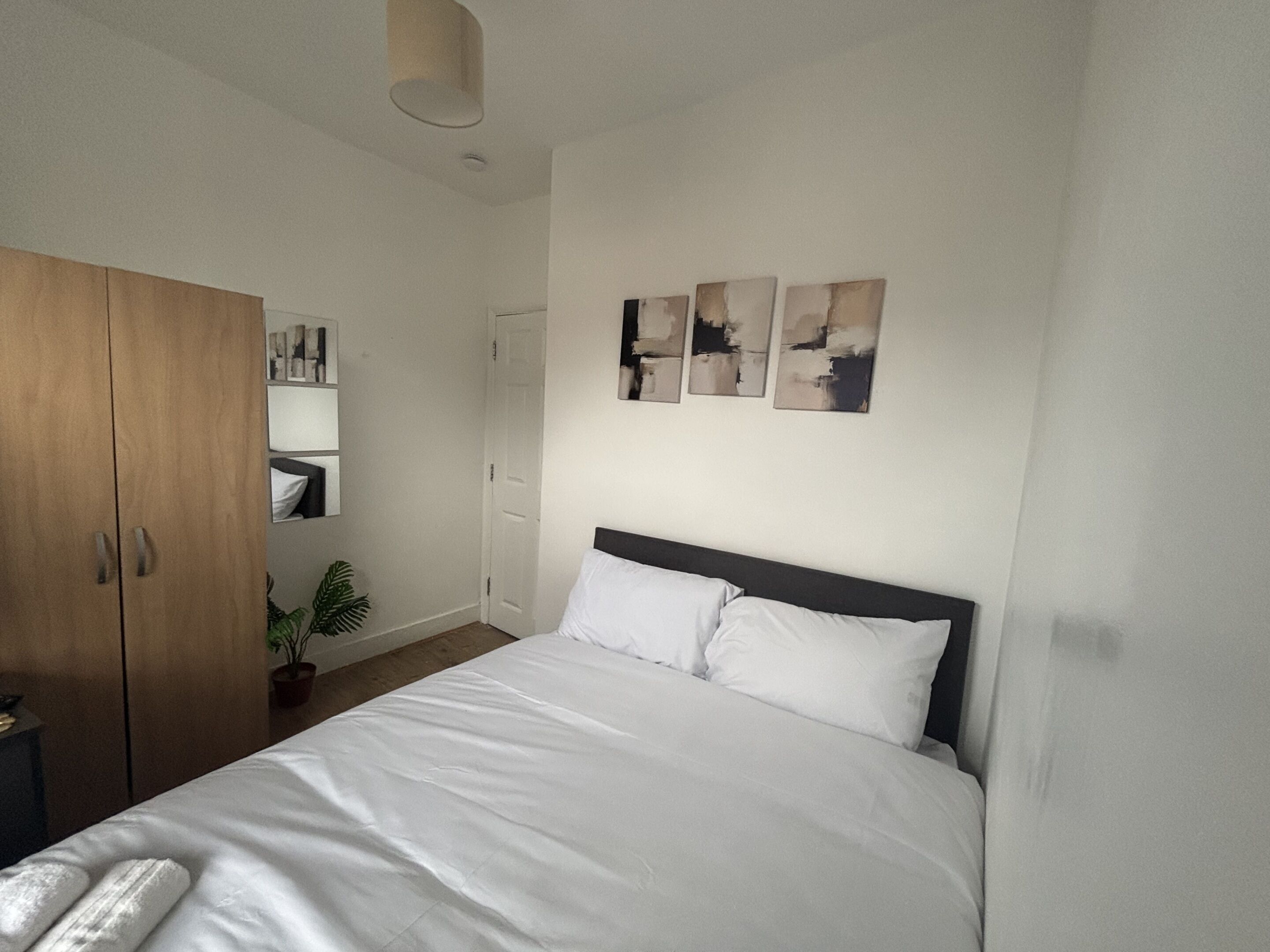 Basic Double Room, Shared Bathroom