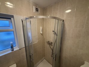 Bathroom - Valnay Stays (London)