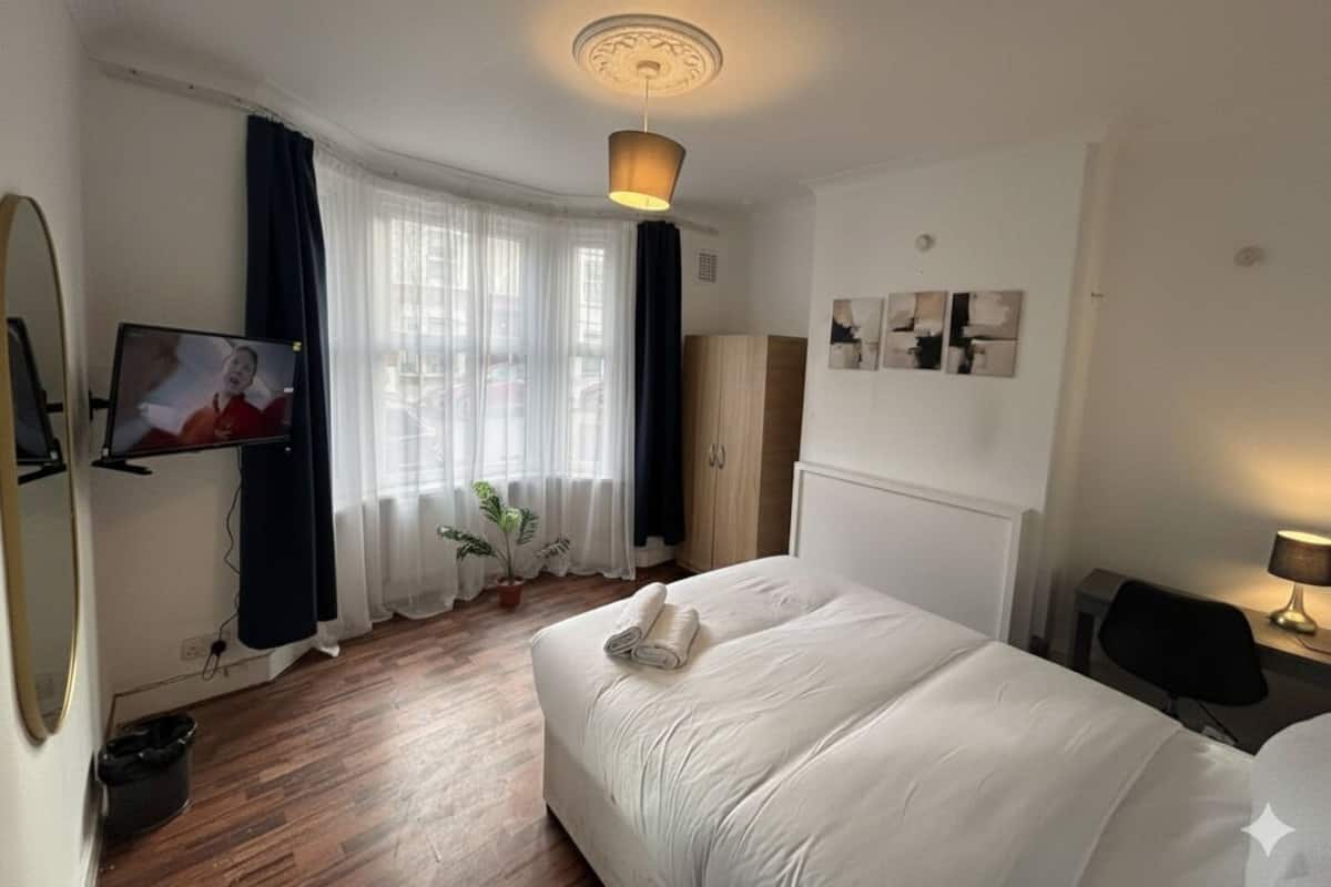 Business Double Room, Shared Bathroom