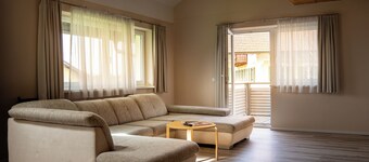 Salzburg: Quiet house with views of the Alps & close to the lake