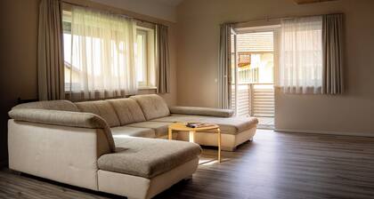 Salzburg: Quiet house with views of the Alps & close to the lake