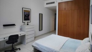 Unclassified image, 3 of 13, button - Room-spacious Master Bedroom With Balcon (Dubai)