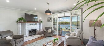 Swansea Cove Waterfront Escape with Private Jetty