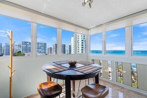 Dining - Cozy 4-Guest Studio • Beach & Pool (San Juan)