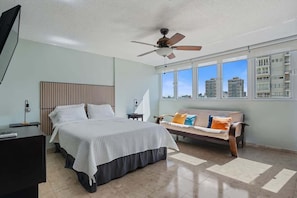Iron/ironing board, WiFi, bed sheets - Cozy 4-Guest Studio • Beach & Pool (San Juan)