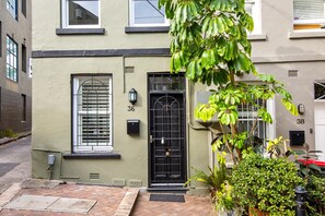 Apartment | Reception - Charming 2-bed Terrace in the Heart of Surry Hills (Sydney)