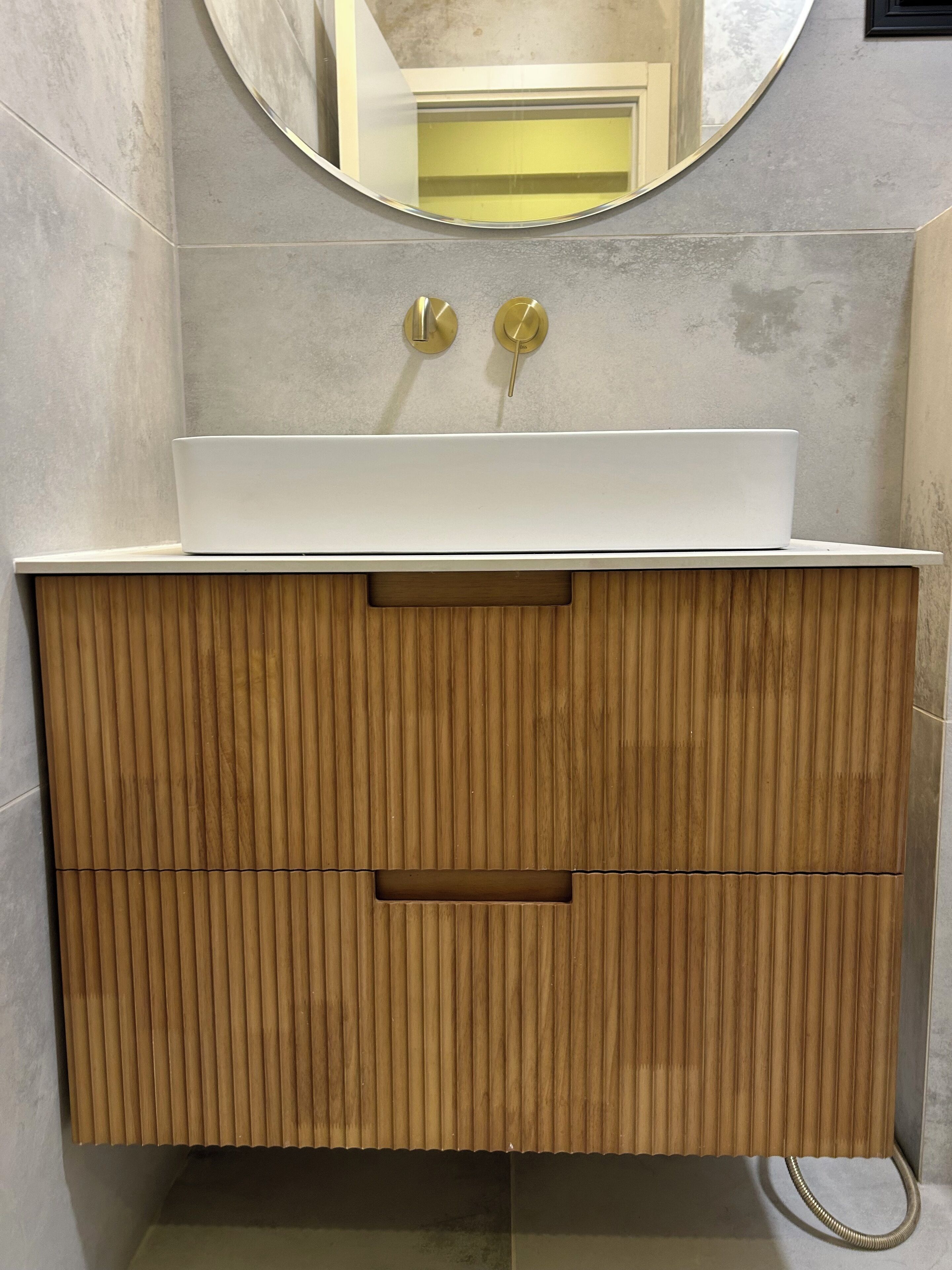 Shower, bidet, towels, soap