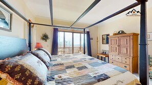 2 bedrooms, iron/ironing board, free WiFi, bed sheets - Reserve 5C • Cozy Condo with Fireplace & Deck (Sugar Mountain)