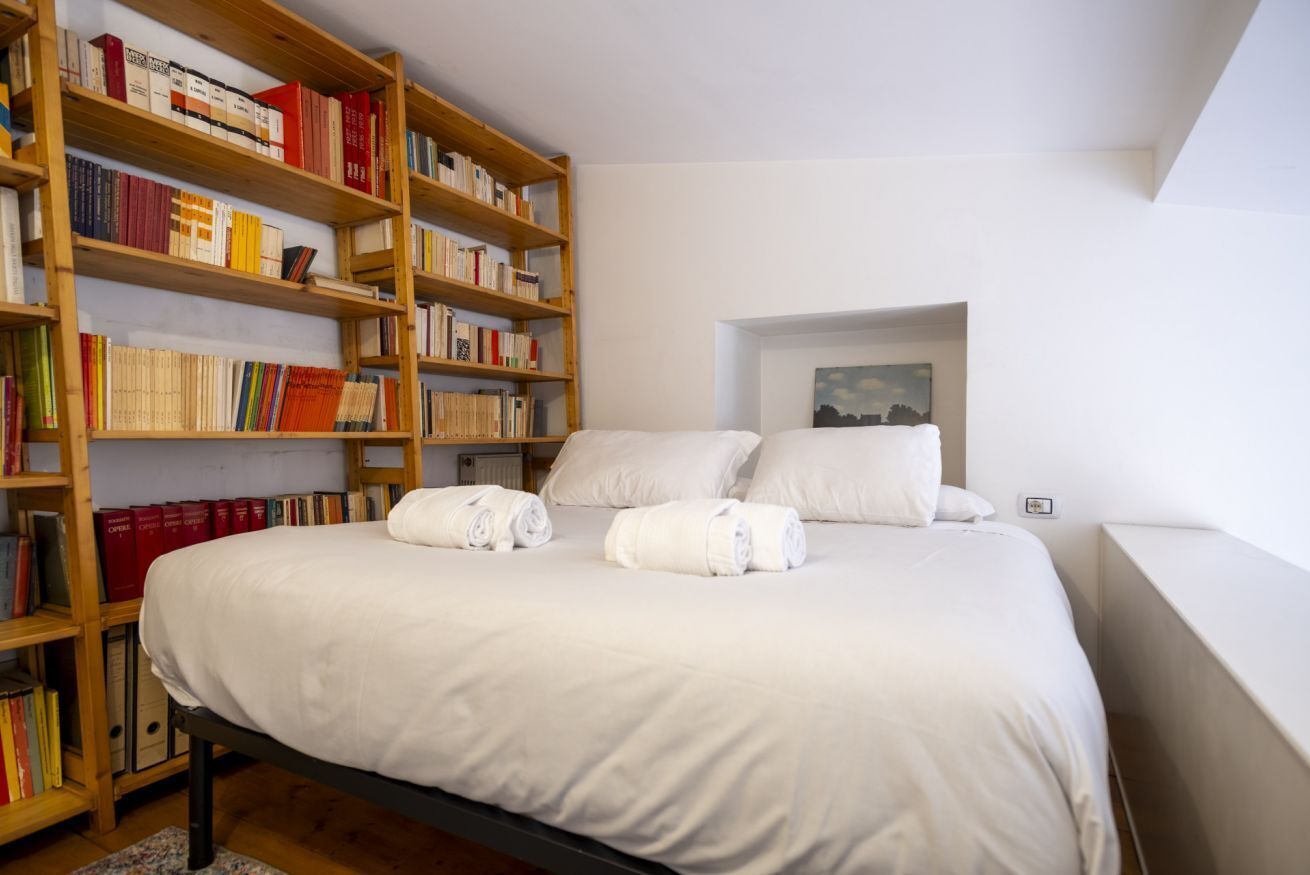 3 chambres, bureau, fer et planche à repasser, lit parapluie