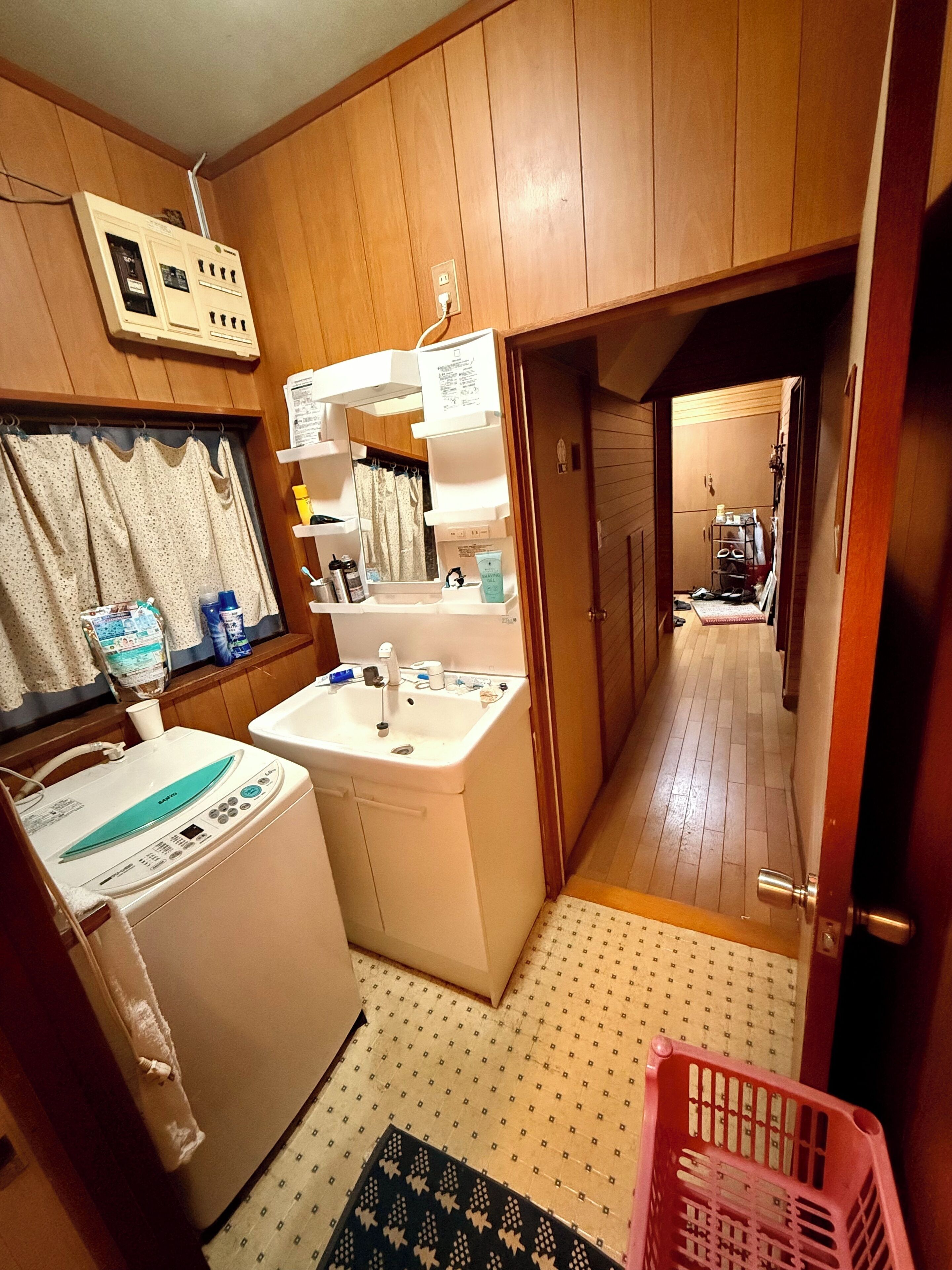 提供毛巾、番梘、廁紙