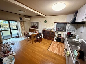 Private kitchen - Inn in a quiet residential area｜Good night's rest｜Self check-in (さいたま市桜区新開)