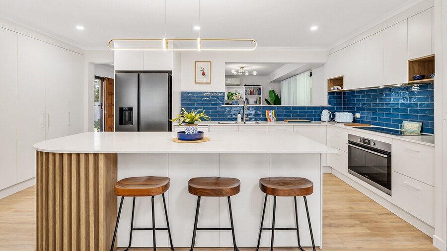 Family Home Near Cafes and Surf Beaches