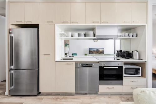 Stylish 2-bed Apartment Near MCG