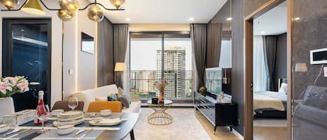 Luxury Apartment, 3 Bedrooms, Air conditioning, City View | Private kitchen | Full-size fridge, microwave, oven, stovetop