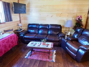 Classic Suite, Valley View | Living area - The Danville (Danville)