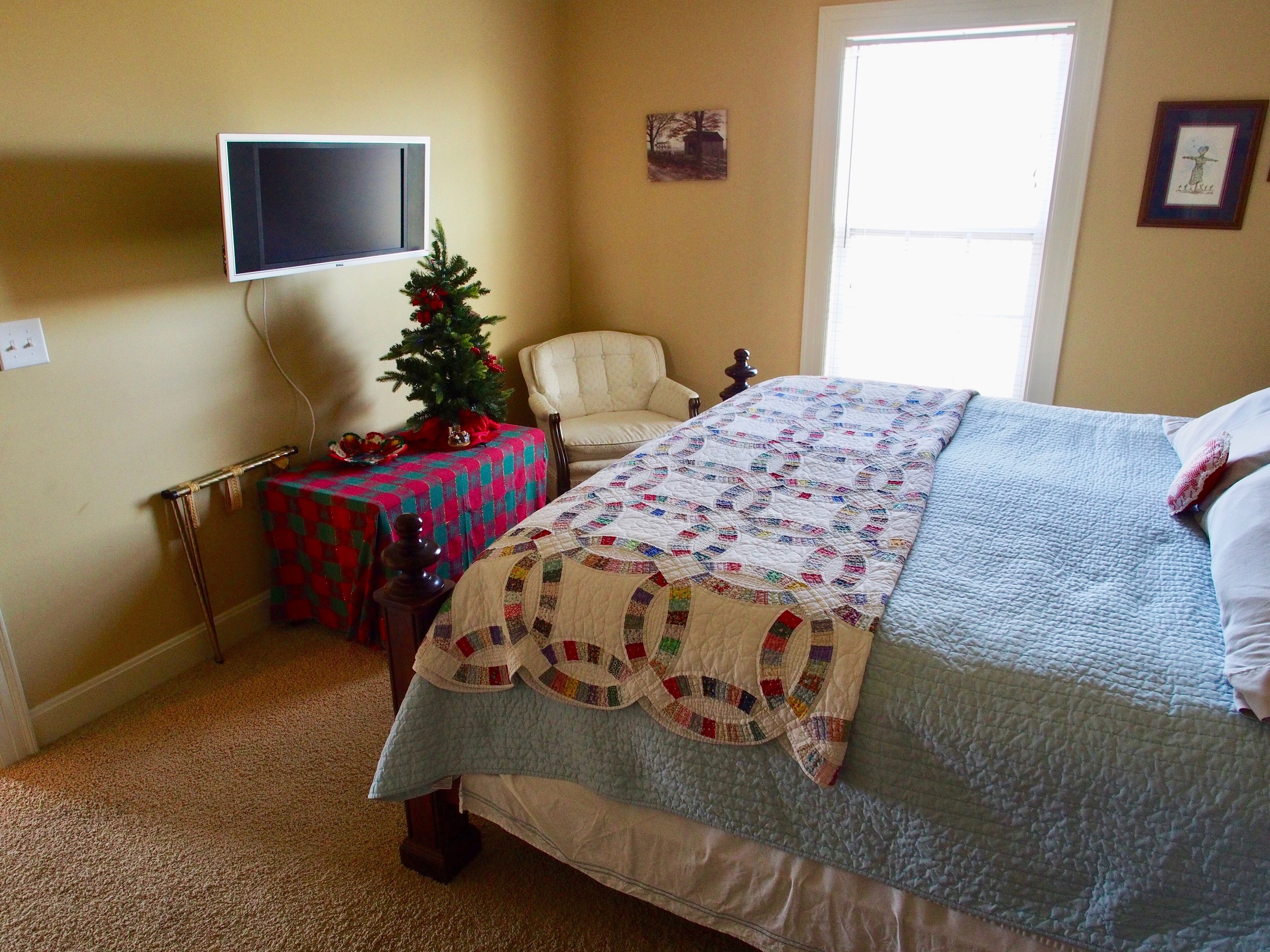 Luxury Suite, Valley View | Desk, laptop workspace, iron/ironing board, free WiFi