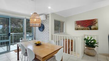 Apartment | Dining