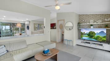 Apartment | Living room