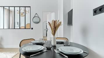 Apartment | Dining
