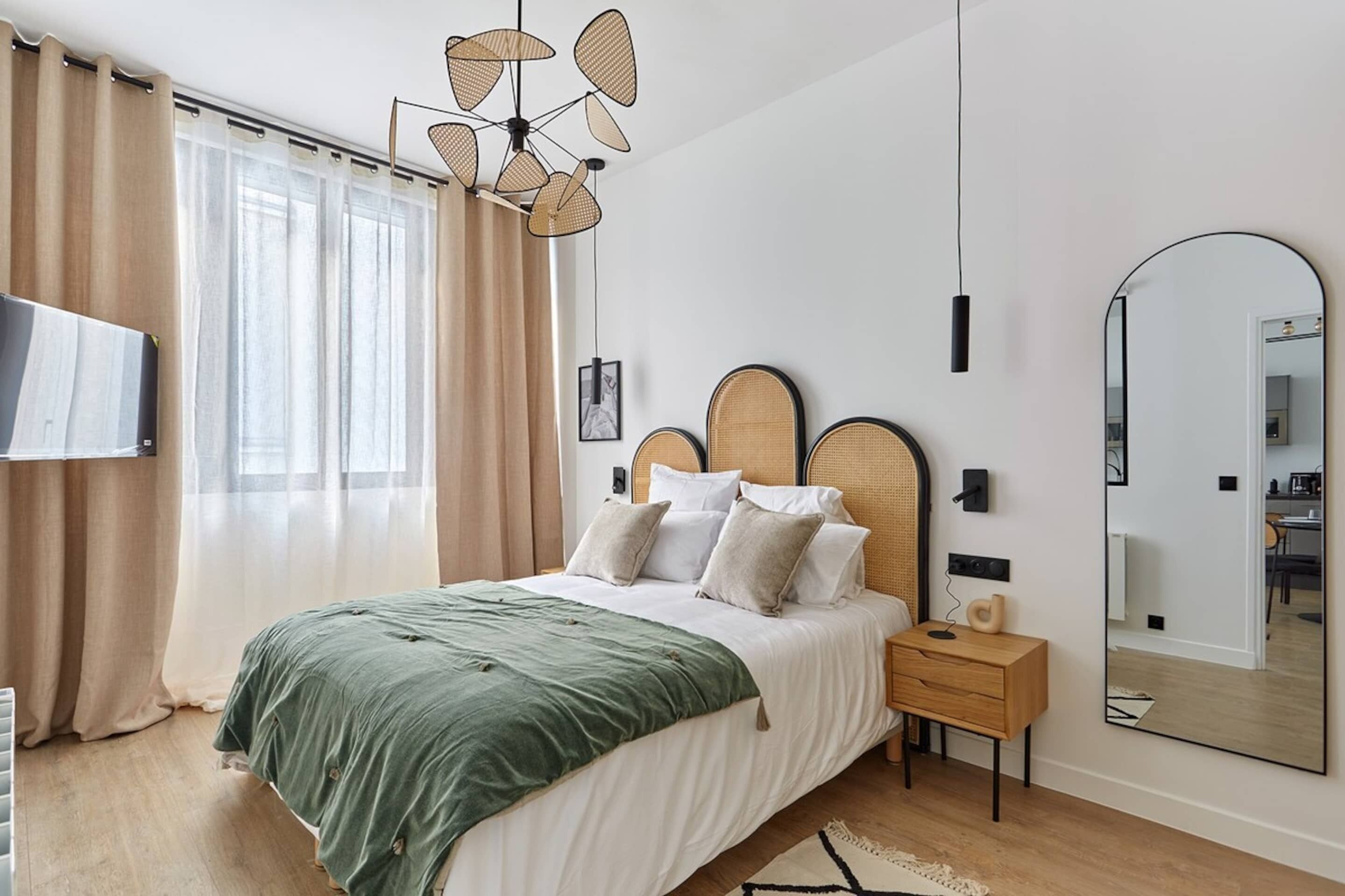 1 habitación y espacio para trabajar con laptop 