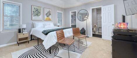 3 bedrooms, desk, iron/ironing board, WiFi