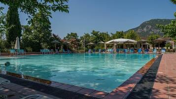 Piscina externa sazonal