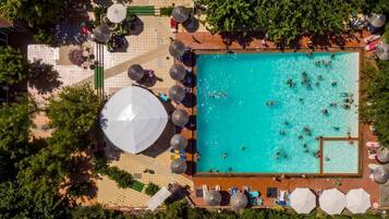 Piscina externa sazonal