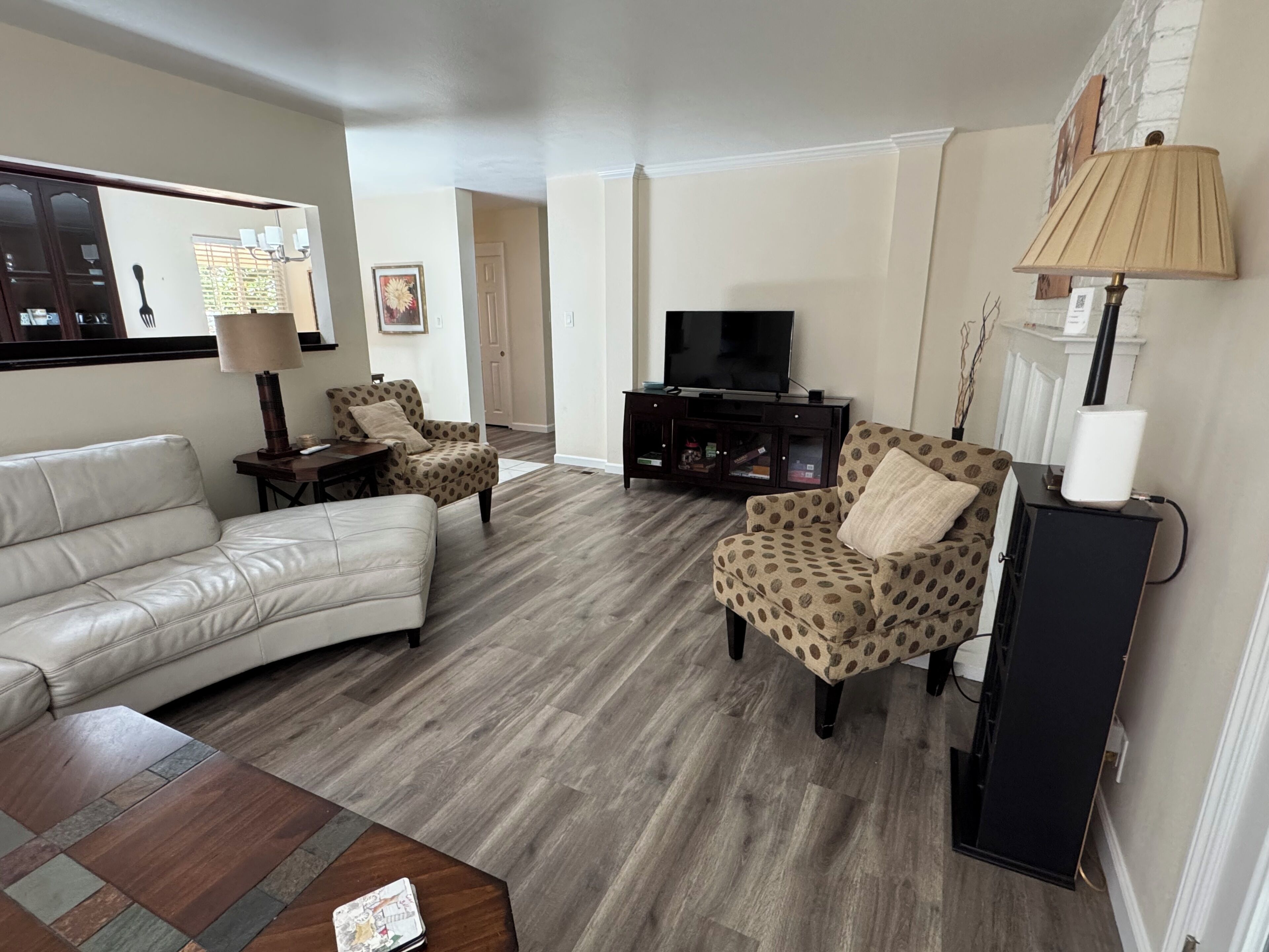 Spacious Beauty In West San Jose  Family-friendly Comfort With Late Checkout - San Jose, CA