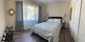 5 habitaciones, tabla de planchar con plancha, wifi y ropa de cama