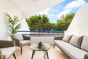 Property grounds - Paraiso del Sur Sea View Apartment (Adeje)