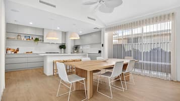 Apartment | Dining