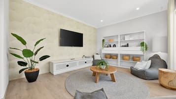 Apartment | Living room