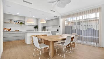 Apartment | Dining