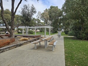 Apartment | Reception - Coastal Luxe 4-bed House in Madora Bay (Perth)