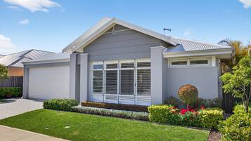 Apartment | Reception