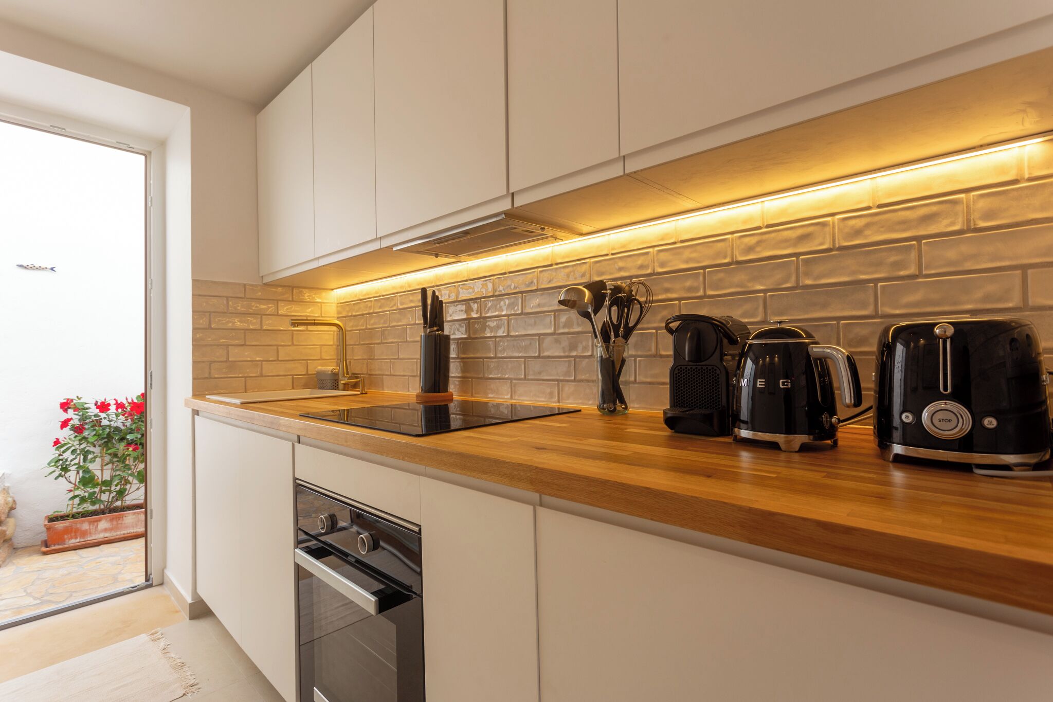 Refrigerador, horno, parrilla de estufa y lavavajillas 