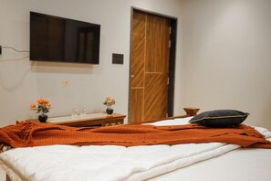 3 habitaciones, tabla de planchar con plancha, wifi y ropa de cama 