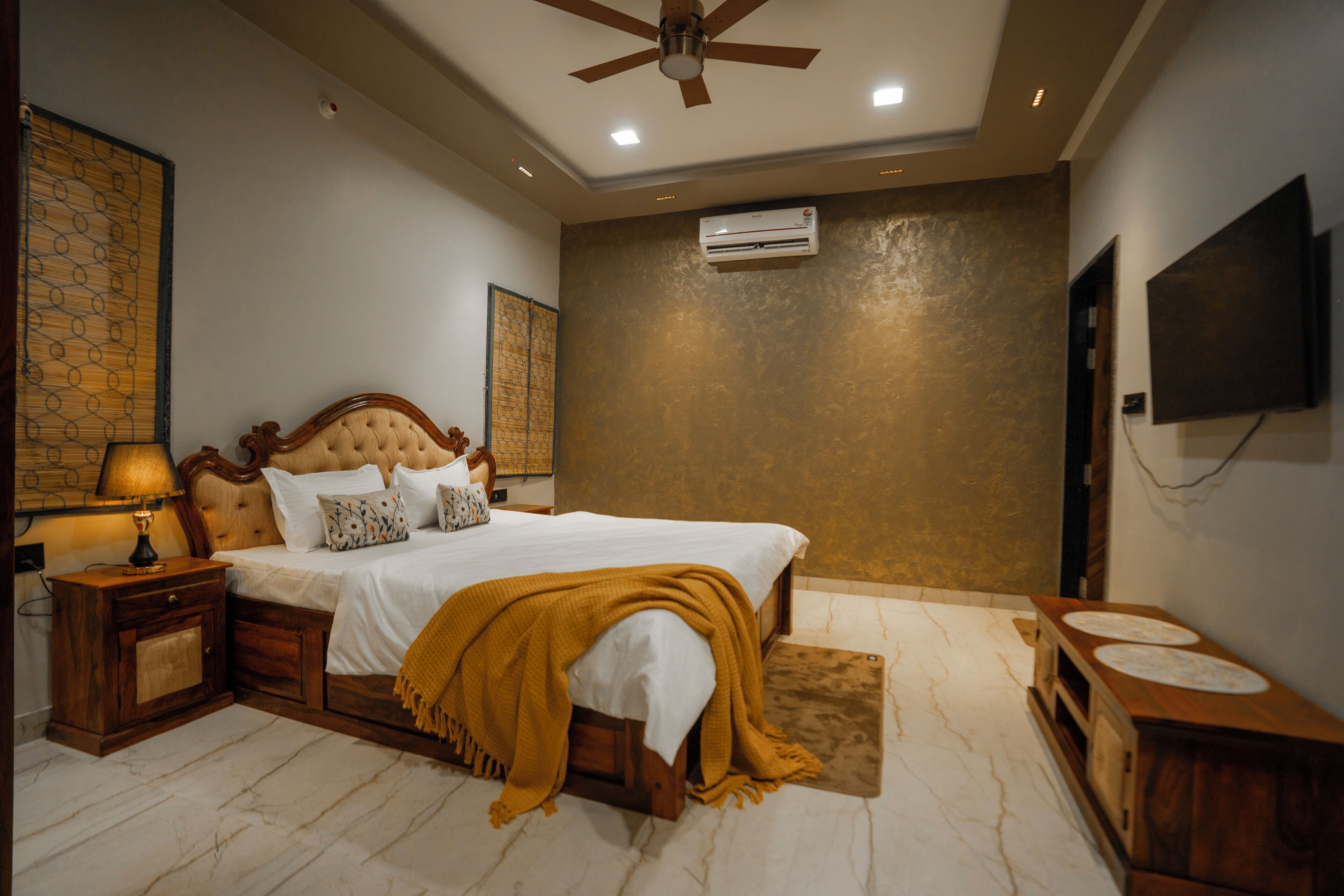 3 habitaciones, tabla de planchar con plancha, wifi y ropa de cama 