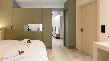 3 habitaciones, tabla de planchar con plancha, wifi y ropa de cama