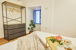 Iron/ironing board, Internet, bed sheets - La Tahona de la Magdalena Apartment (Córdoba)