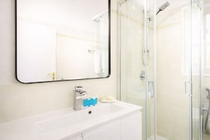 Hair dryer, bidet, towels, soap - Elegantis.it Pompeo Magno Suite Apartment (Roma)