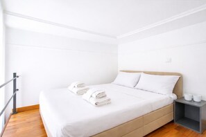1 bedroom, desk, iron/ironing board, travel cot - Elegantis.it Pompeo Magno Suite Apartment (Roma)