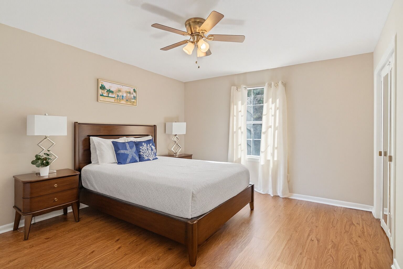 熨斗/熨衫板、免費 Wi-Fi、床單