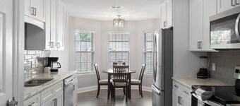 Spacious 3BR - 7 Miles to Beach - Pet Friendly