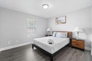 Ferros/tábuas de passar roupa, Wi-Fi de cortesia, roupa de cama