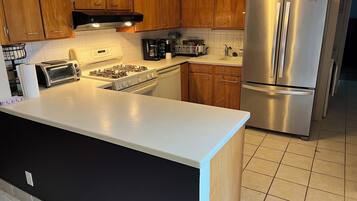 Microones, forn, placa de cuina i rentaplats