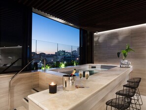 Apartment | Spa - Stylish 1-bed Apartment in Fortitude Valley (Brisbane)