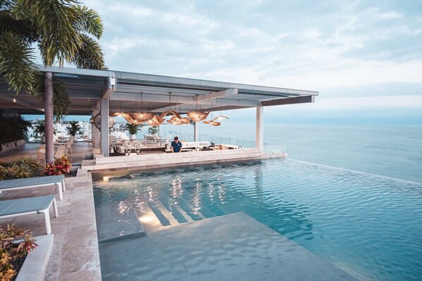 Pool - Bantay 1E | Peaceful Beachfront 3BR with Ocean Views (Bucerías)