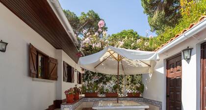 Private Sintra Retreat With Bar & Garden